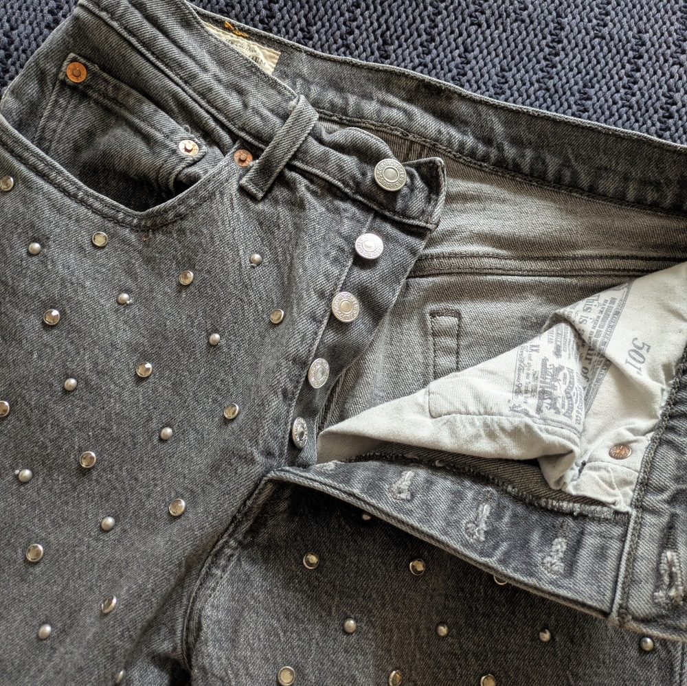 Levi's Rhinestone Hi-Rise Straight Leg Grey Jeans Sz 26 - Picture 5 of 16